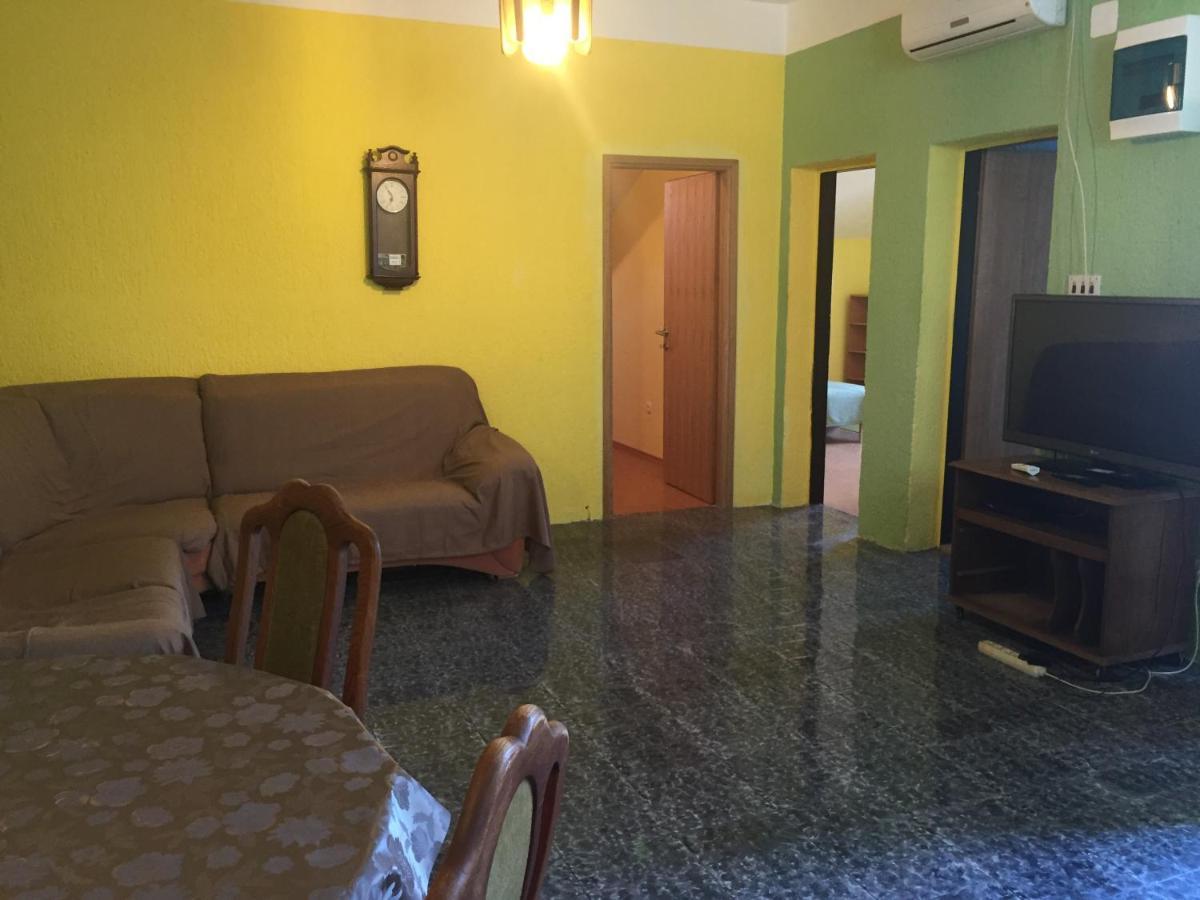 Apartment Lela Mali Lošinj Eksteriør bilde